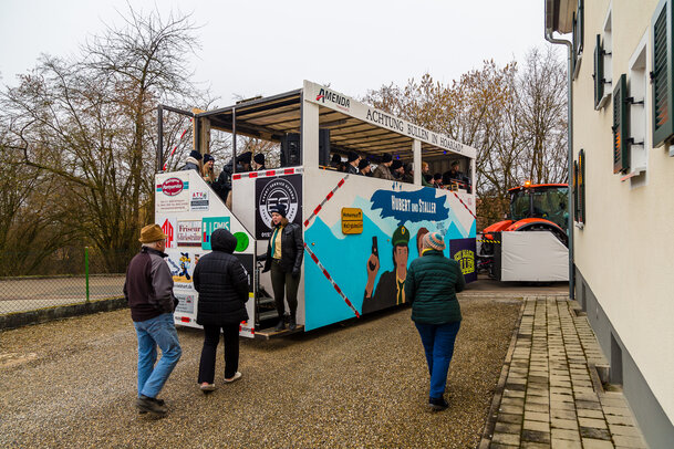 Thumbnail: JA 15800 Faschingswagen Landjugnend 01_03_2025.jpg